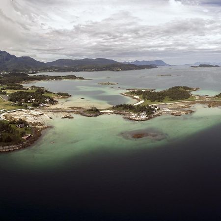 Hel Utleieleilighet I ハーシュタ エクステリア 写真